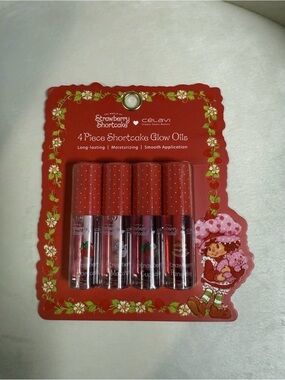Strawberry Shortcake X Celavi Glow Lip Oil 4pk